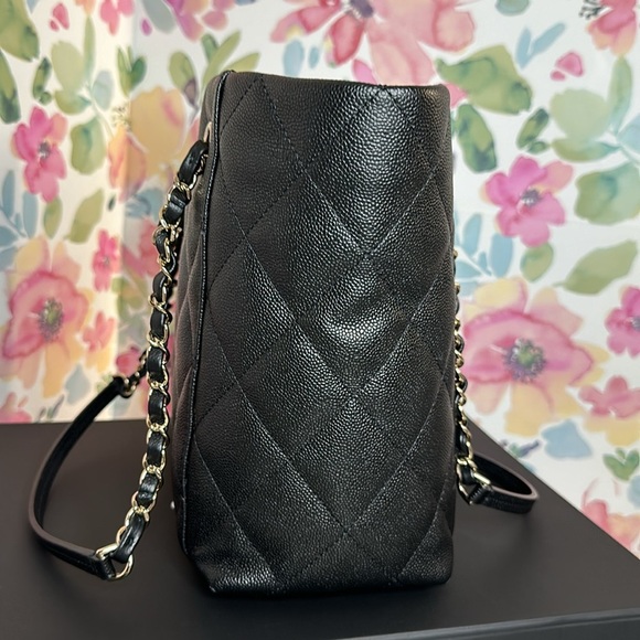 💯Authentic Chanel Quilted Shopping Bag PM Size- Good As New 🍀 - Picture 11 of 17